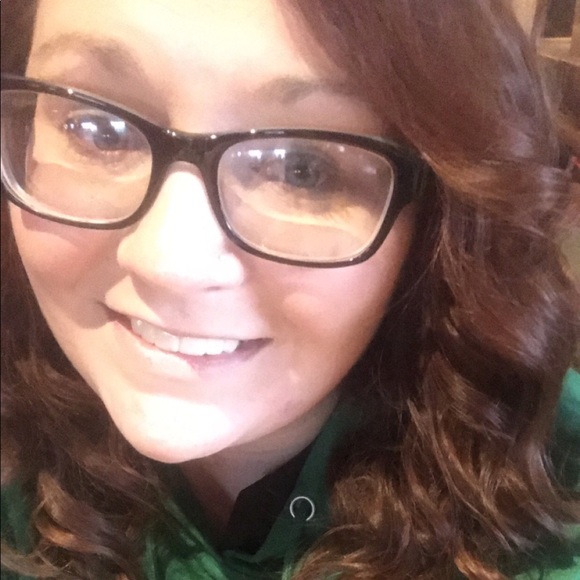 Meet your Posher, Kaylee - Picture 1 of 1